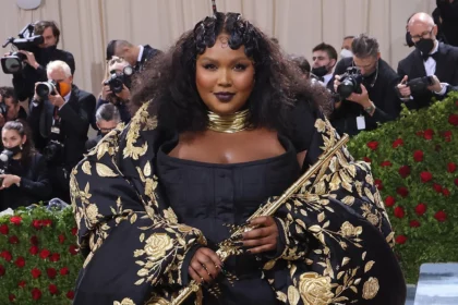 lizzo-criticizes-met-gala-for-lack-of-amenities