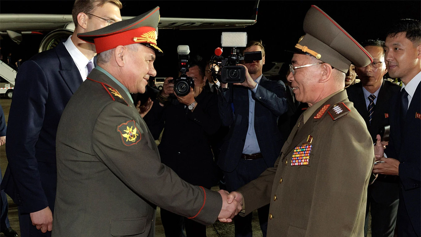 russian-defense-minister-hails-partnership-with-north-korea-during-the-visit