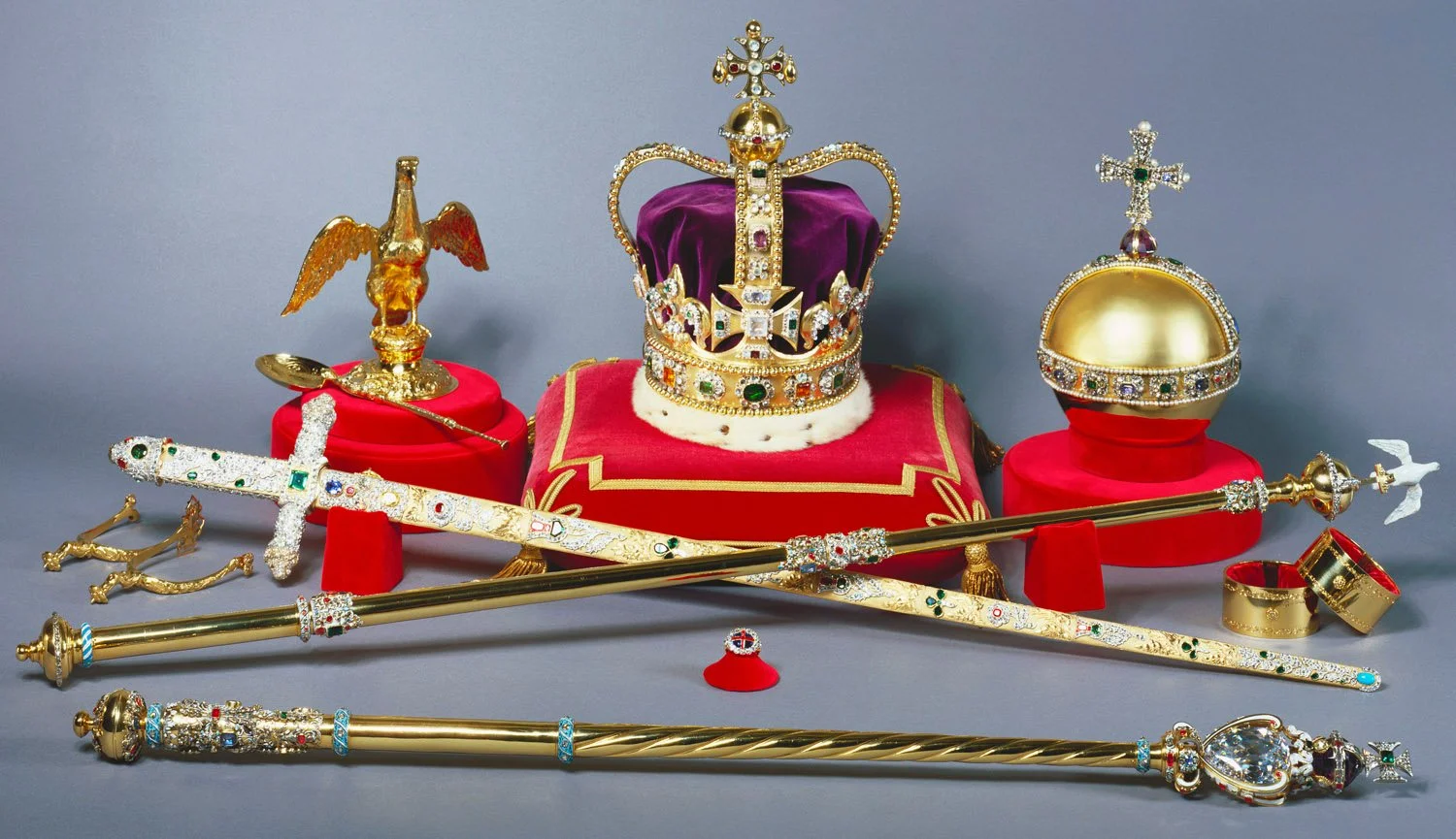 palace-reveals-stunning-details-of-king-charles-coronation-regalia