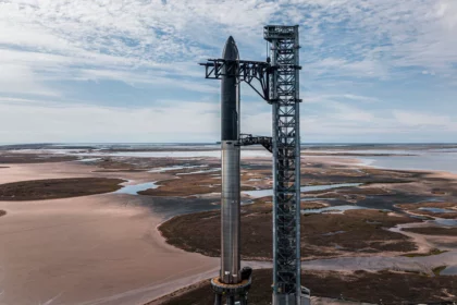 spacex-postpones-test-launch-of-its-powerful-new-starship