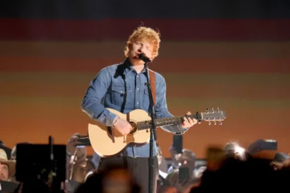 ed-sheeran-surprises-fans-with-country-rendition-of-new-single-at-acm-awards