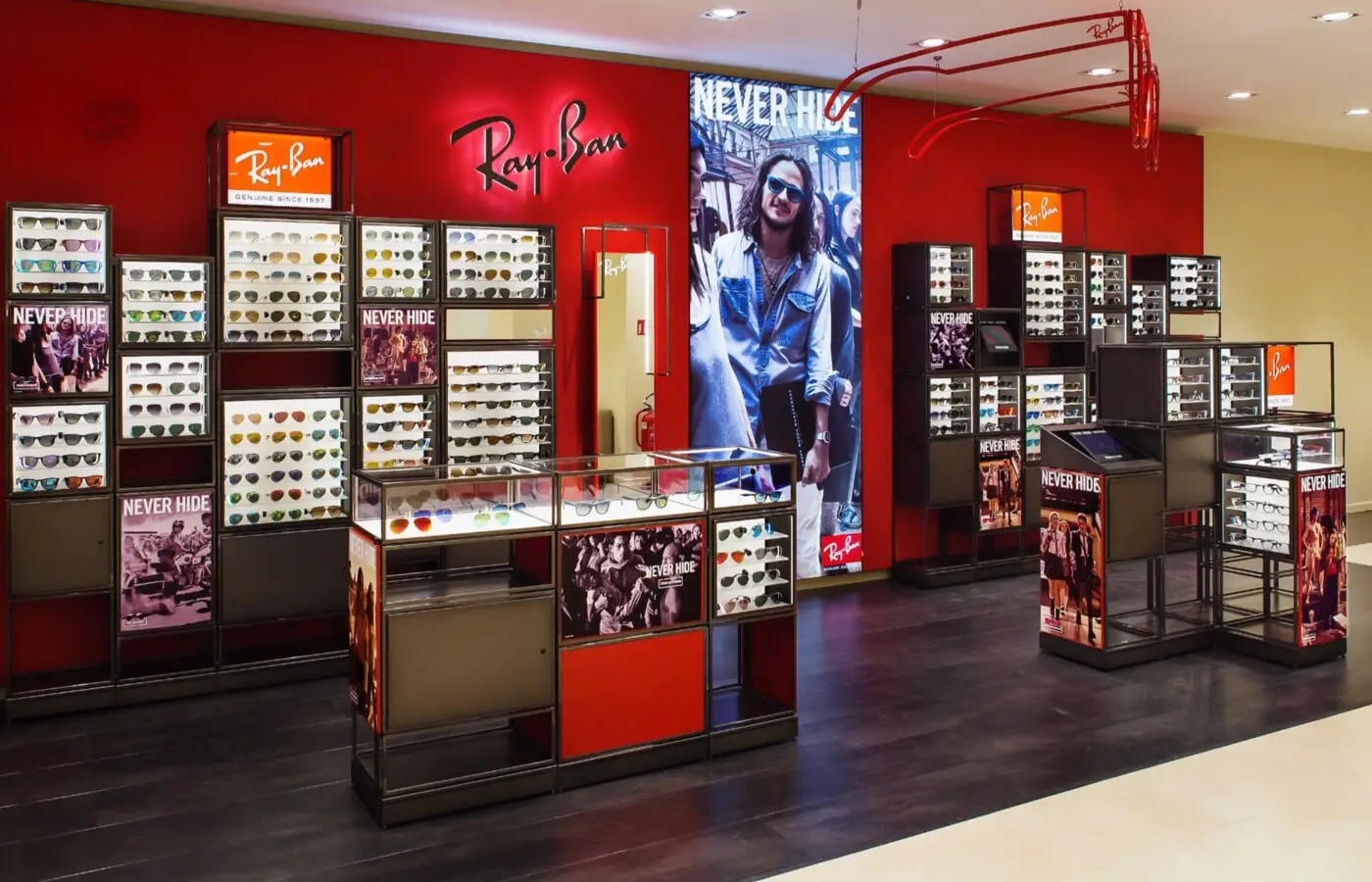 ray-ban-maker-sued-for-inflating-prices-by-as-much-as-1000-percent