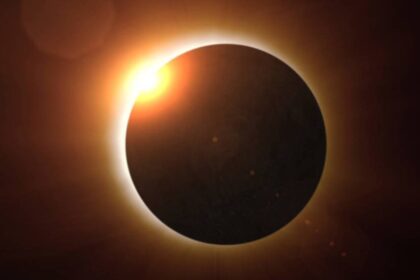 rare-hybrid-solar-eclipse-attracts-thousands-of-tourists-and-scientists-to-western-australia