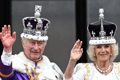 king-charles-iii-and-queen-camilla-release-official-coronation-portraits