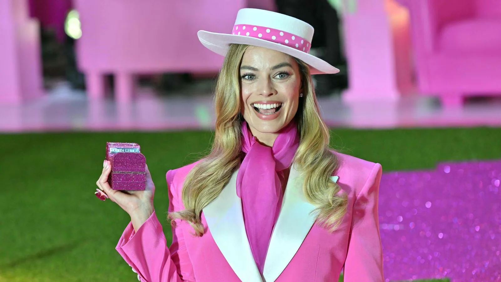 Barbie Movie Starring Margot Robbie: Netflix Release Date and Latest ...