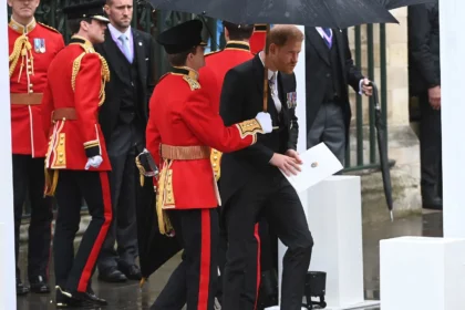 prince-harry-reportedly-misses-balcony-moment-during-fathers-coronation