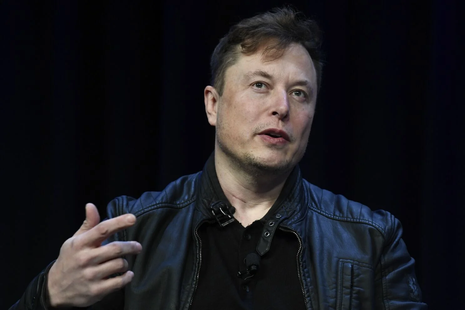 elon-musk-discusses-electric-vehicles-and-ai-with-us-senate-leader-schumer