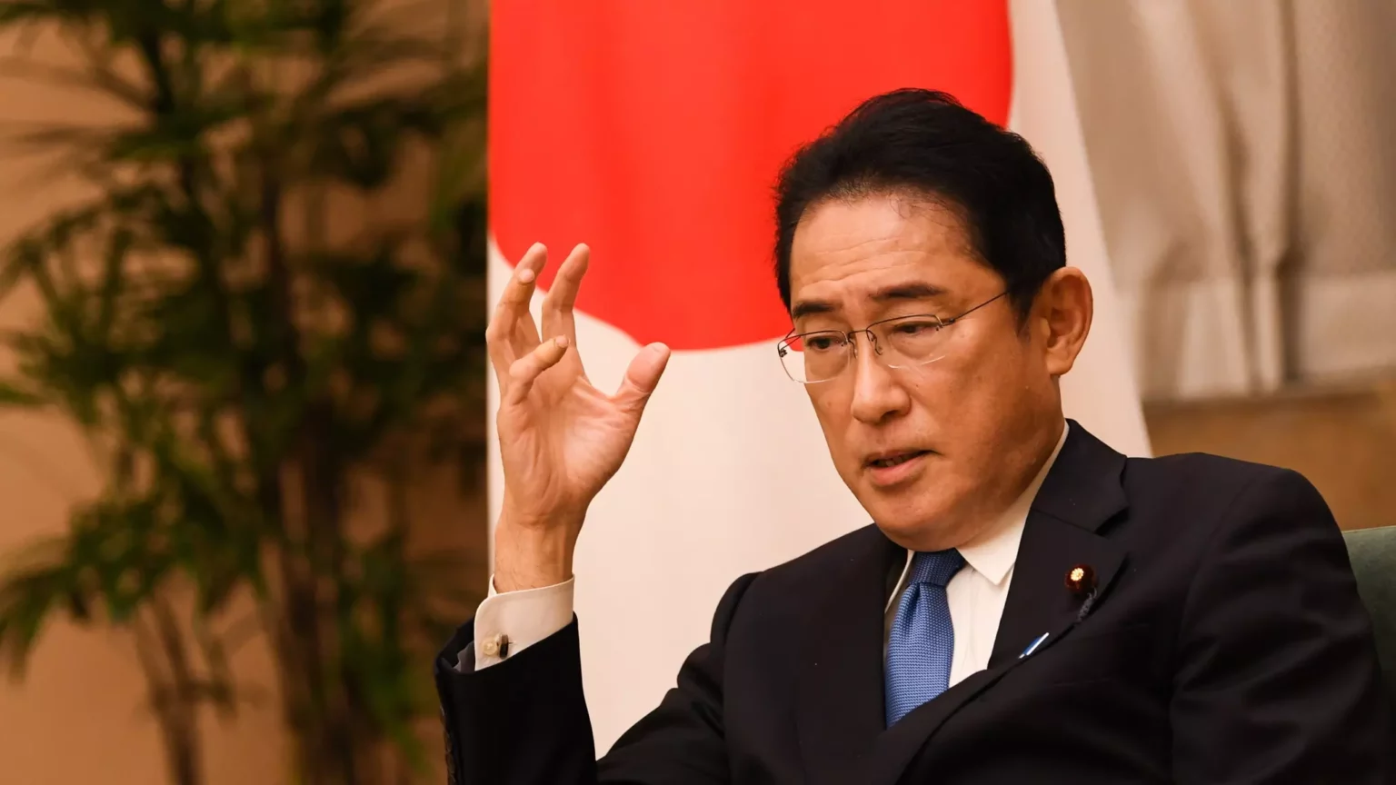 japanese-pm-kishida-evacuated-unharmed-after-a-blast-during-a-campaign-event