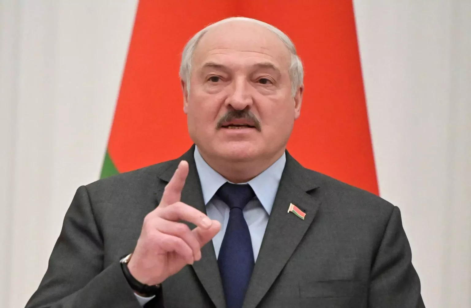 belarus-leader-says-he-wants-guarantees-that-russia-would-defend-his-country-if-it-is-attacked
