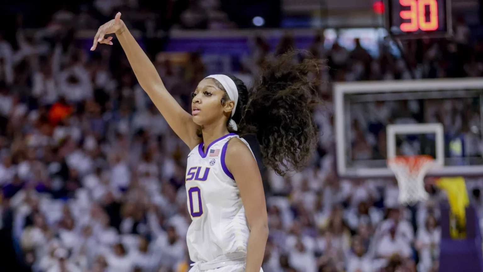 lsu-women-basketball-team-will-officially-visit-the-white-house-after-a-long-controversy