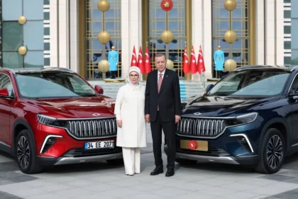 president-erdogan-officially-becomes-the-first-owner-of-a-turkish-electric-vehicle-ev