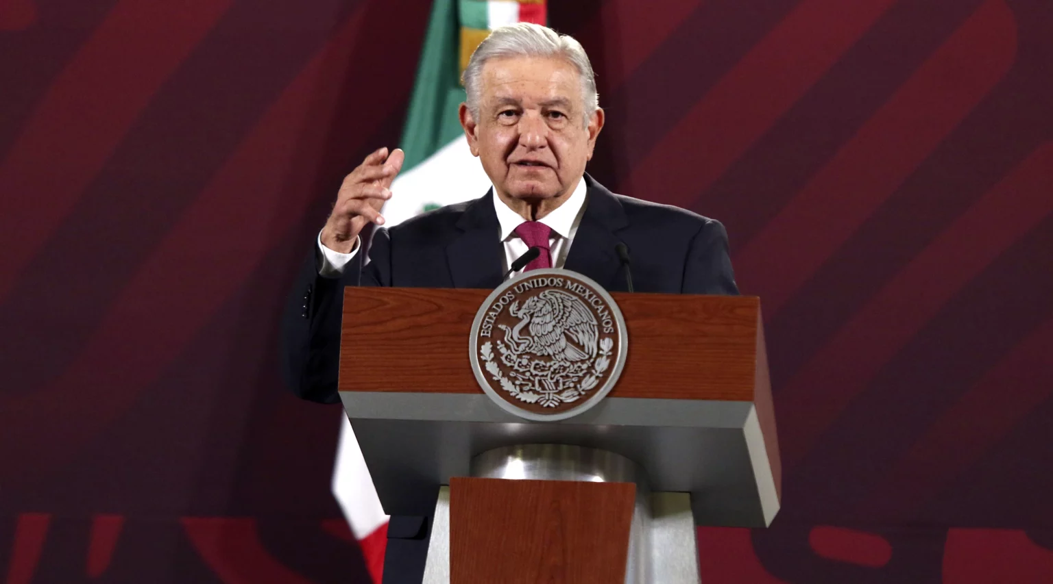 mexican-president-says-he-blacked-out-due-to-covid-19-infection-flew-to-mexico-for-treatment
