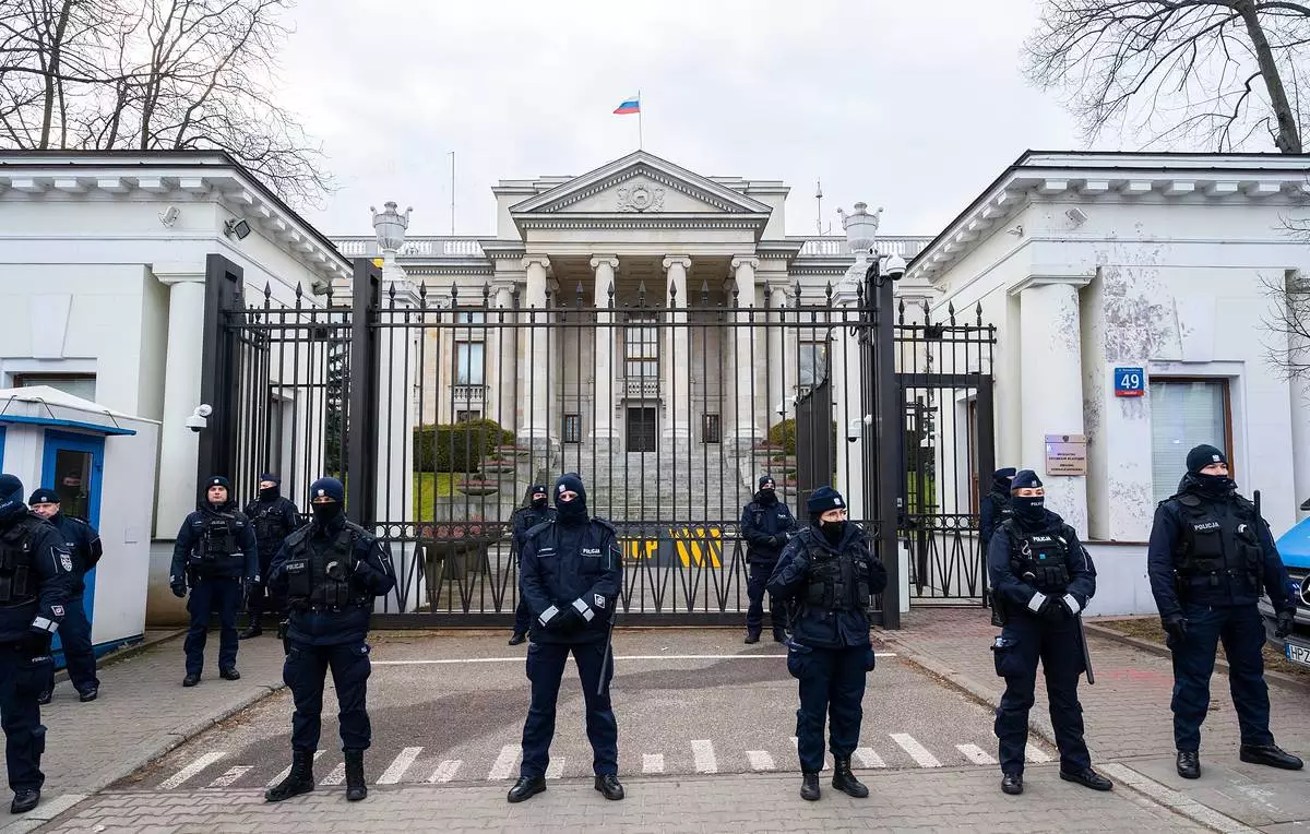 russia-to-lodge-an-official-diplomatic-protest-over-illegal-seizure-of-embassy-school-in-poland
