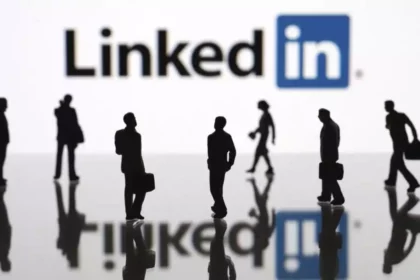 linkedin-to-cuts-more-jobs-shuts-down-china-job-applications