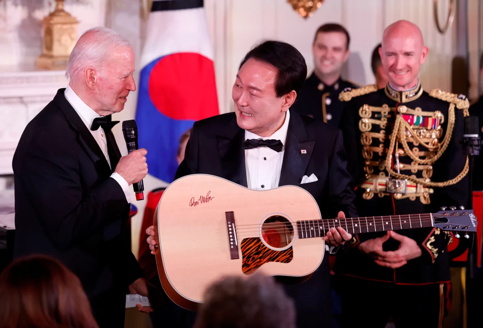 south-korean-president-yoon-sings-don-mcleans-american-pie-during-his-visit-to-washington