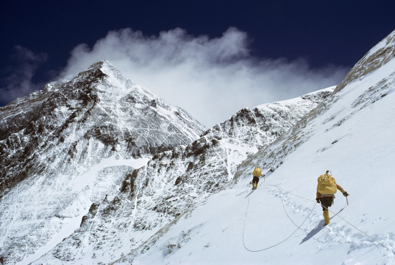 two-climbers-of-mount-everest-die-in-distinct-incidents