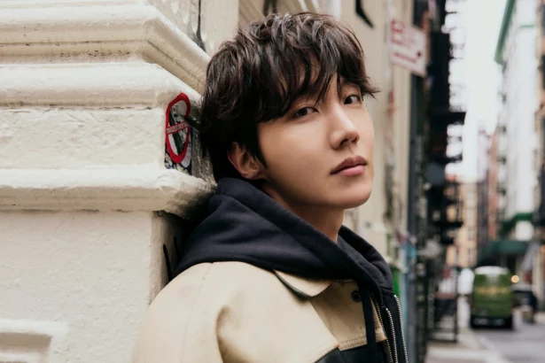 bts-j-hope-begins-south-korean-mandatory-military-enlistment