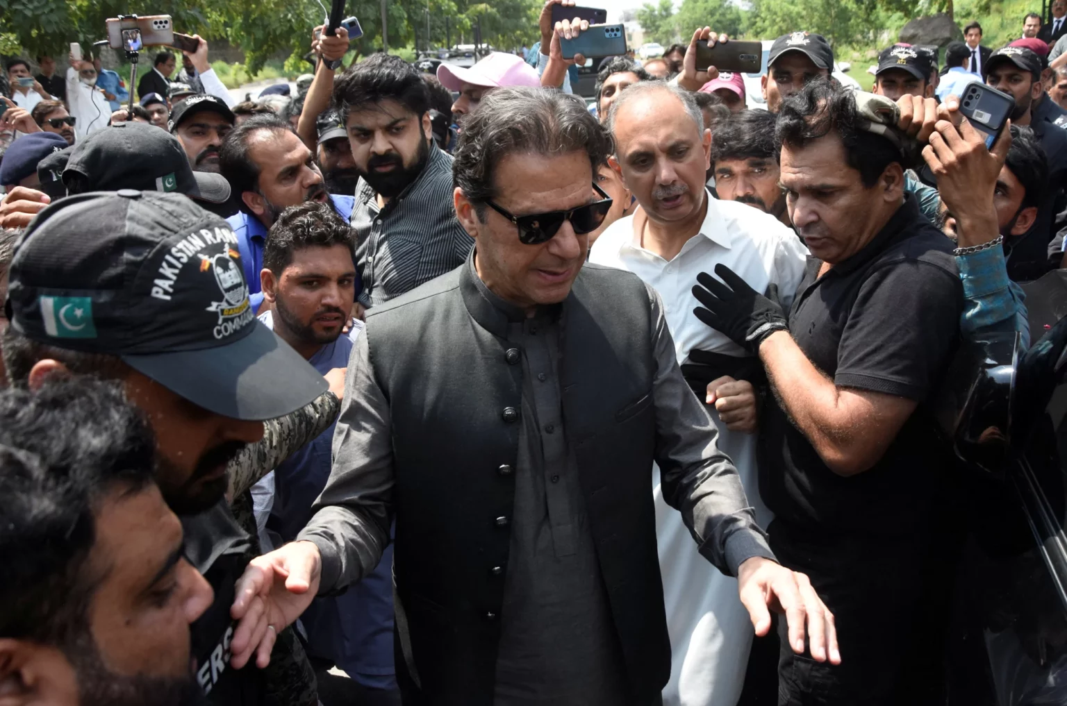 pakistan-former-pm-imran-khan-returns-home-after-freed-on-bail