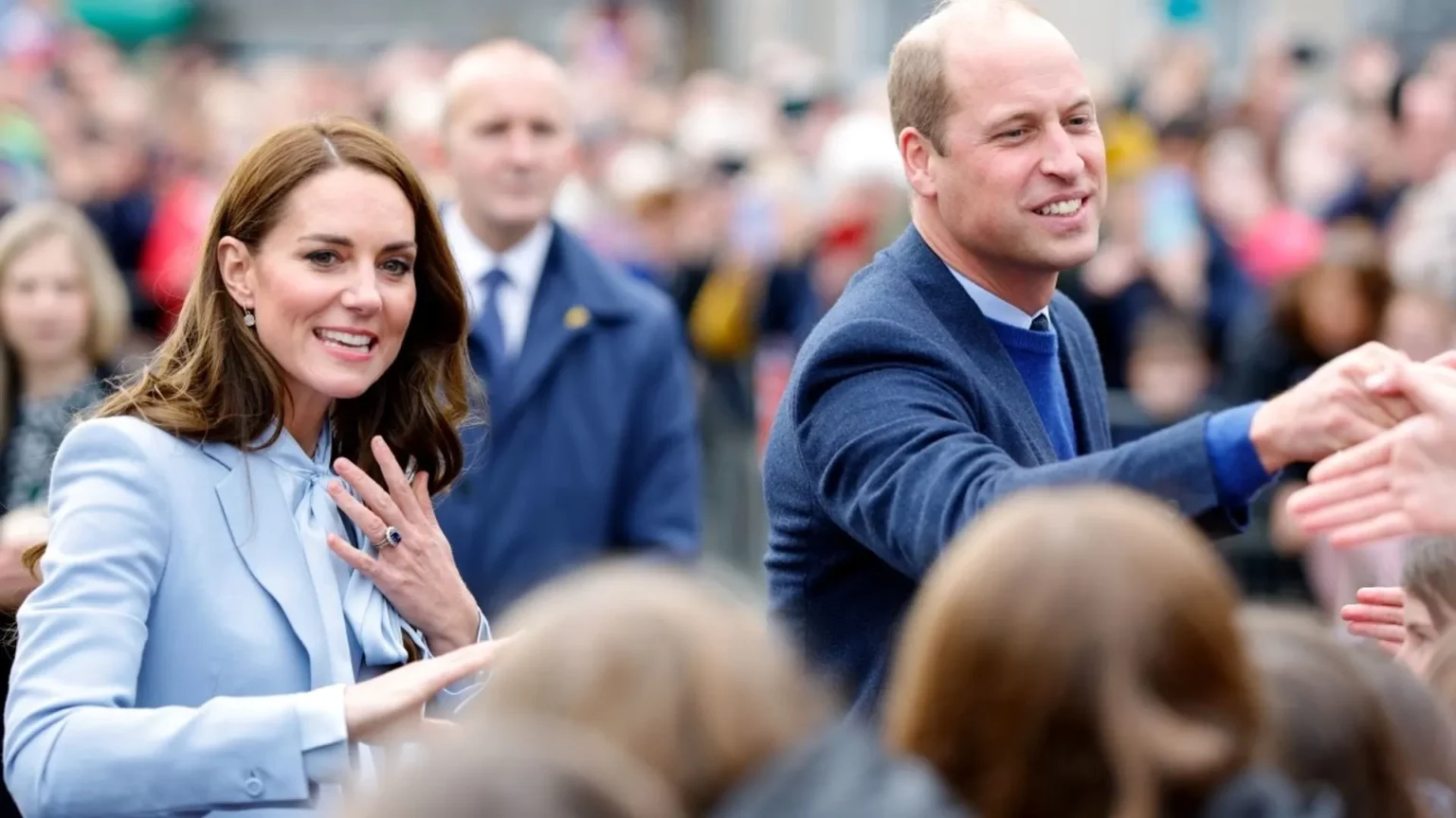 prince-william-and-kate-middleton-surprise-crowds-with-appearance-before-windsor-castle-concert