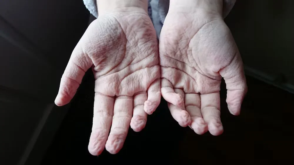 new-study-reveals-surprising-benefits-of-wrinkled-fingers-in-water