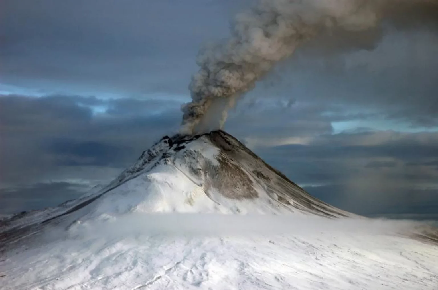 oceanographers-discover-19000-undersea-volcanoes