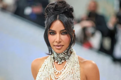 kim-kardashians-daughter-saves-the-day-after-wardrobe-malfunction-at-2023-met-gala