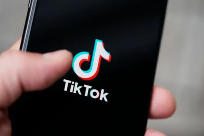 white-house-issues-deadline-to-remove-tiktok-on-official-devices-within-30-days