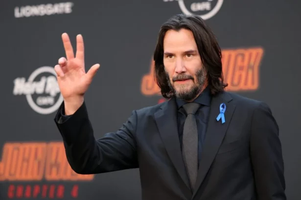 keanu-reeves-reveals-canadian-pop-group-alvvays-as-his-favorite-band
