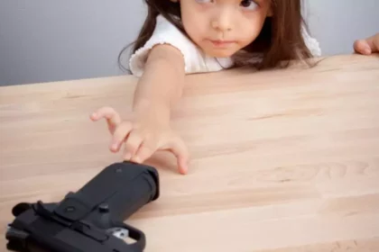 3-year-old-girl-accidentally-killed-her-4-year-old-sister-with-a-handgun