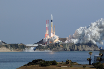 japan-agency-suspends-space-launch-attempt-for-rocket-carrying-moon-lander-mhi