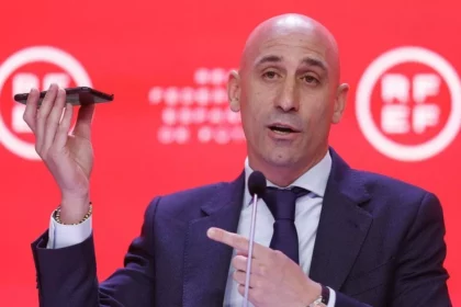 spains-football-federation-to-take-legal-action-to-defend-its-president-luis-rubiales-amid-rage-over-kiss