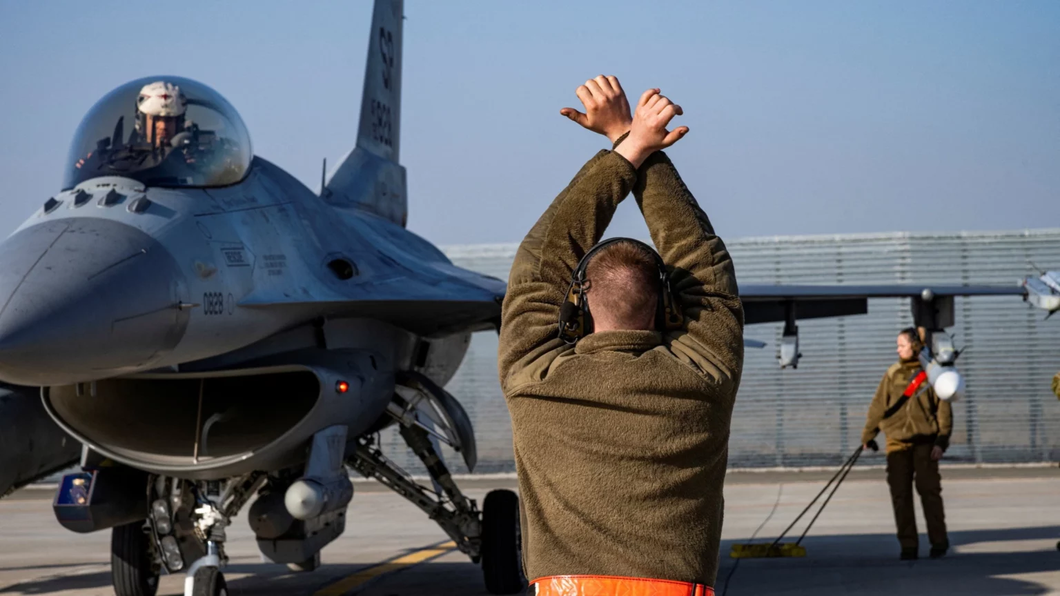 ukraine-will-not-be-able-to-operate-us-built-f-16-fighter-jets