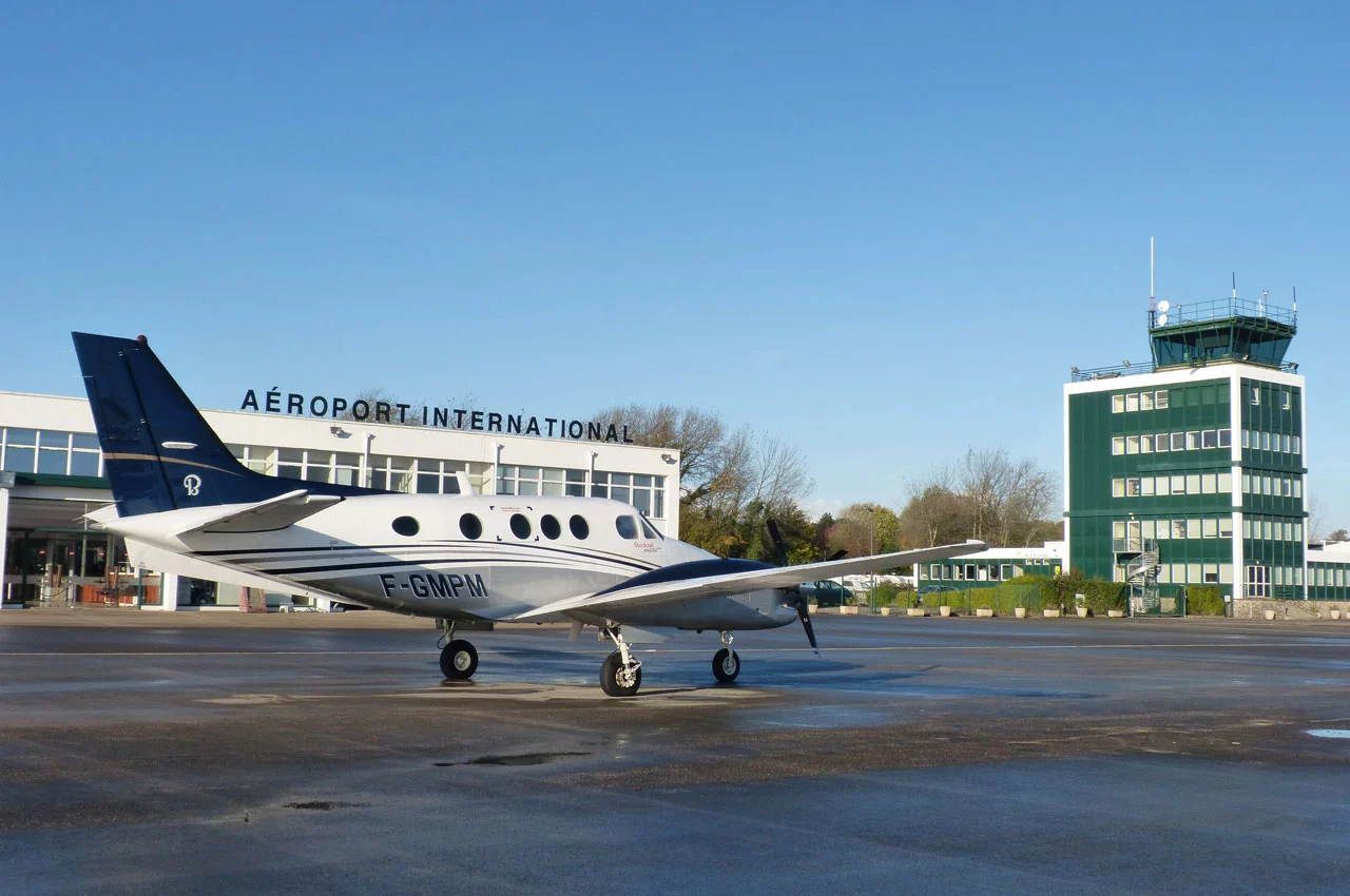 le-touquet-paris-plage-french-airport-to-add-elizabeth-ii-after-king-charles-approval