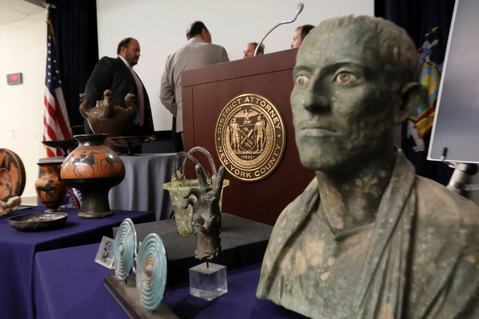 italy-repatriates-266-ancient-artifacts-worth-tens-of-millions-of-euros-from-the-us