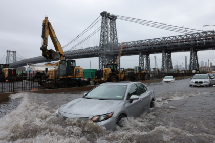 new-york-flooded-by-heavy-rains-partly-paralyzed-subways-and-airports