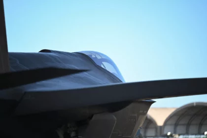 we-got-a-pilot-in-our-house-a-recording-released-of-911-from-the-homeowner-reporting-f-35-pilot-parachuted-into-his-backyard
