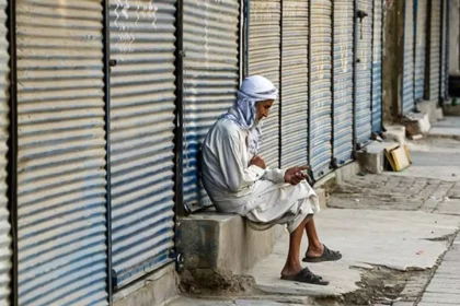 pakistan-traders-shuttered-their-shops-as-they-held-nationwide-shutdowns-over-electricity-bills-and-inflation