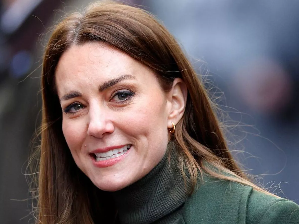 Kate Middleton's Finger Injuries Raise Concerns of Possible Eating ...