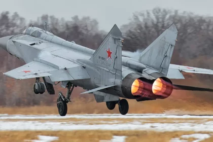russian-mig-31-fighter-jets-carrying-kinzhal-hypersonic-missiles-ready-to-aerial-patrol-the-black-sea