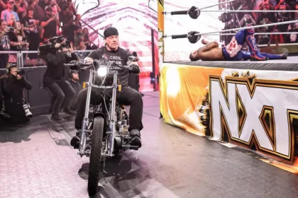 the-undertaker-makes-his-shocking-return-and-chokeslam-bron-breakker-in-the-main-event-of-nxt