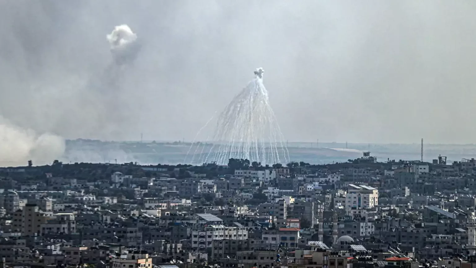 human-rights-watch-accuses-israel-of-using-white-phosphorus-in-gaza-and-lebanon-which-puts-civilians-at-risk-of-serious-injury
