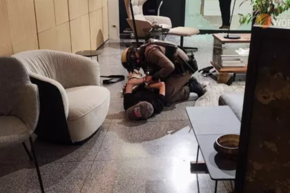 three-killed-and-a-14-year-old-gunman-arrested-following-shooting-at-bangkoks-siam-paragon-mall