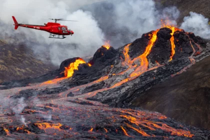 iceland-considering-pumping-water-onto-lava-from-a-threatening-town