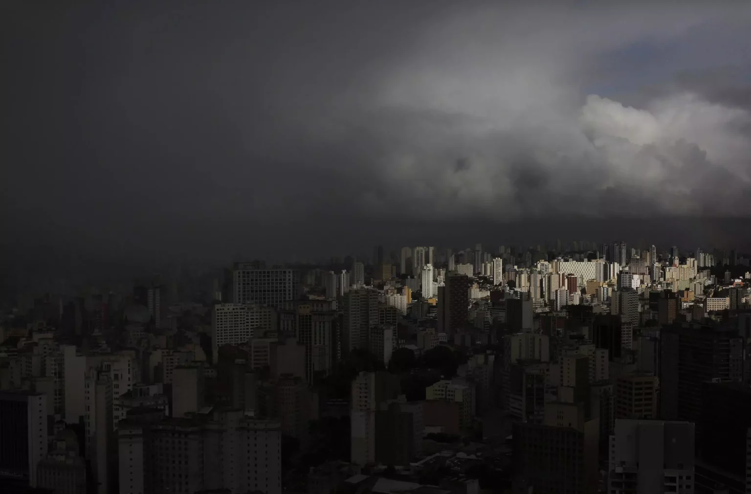 power-outages-persist-in-sao-paulo-after-storm-hits-brazils-largest-city