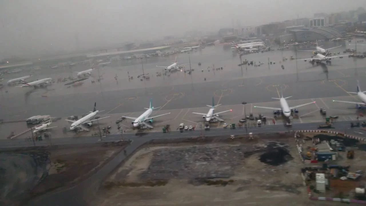heavy-rain-causes-disruption-to-flights-at-dubai-airport