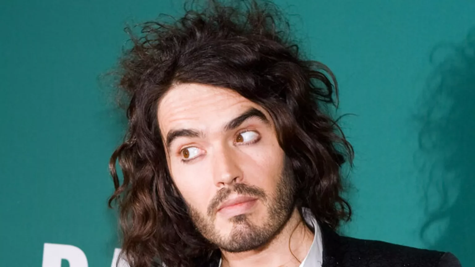 russell-brand-accused-by-an-unnamed-actress-of-sexual-assault-on-the-set-of-arthur-in-2010