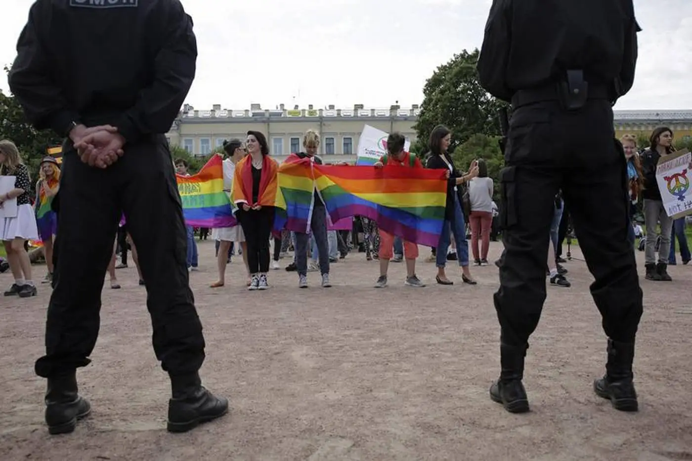 russia-moves-to-ban-international-lgbt-public-movement-for-extremism