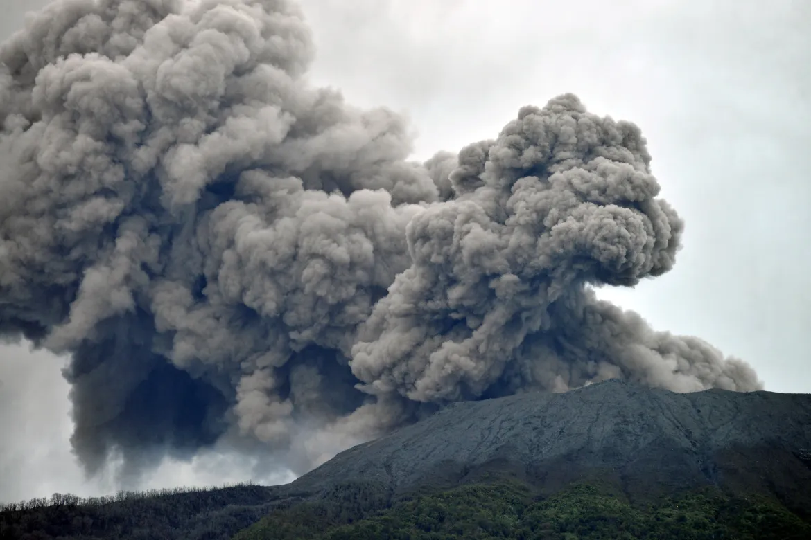 indonesia-ends-searchfor-any-hikers-missing-after-volcano-eruption-kills-23