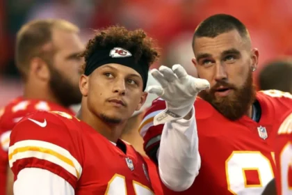 travis-kelce-and-patrick-mahomes-lose-their-cool-against-the-raiders