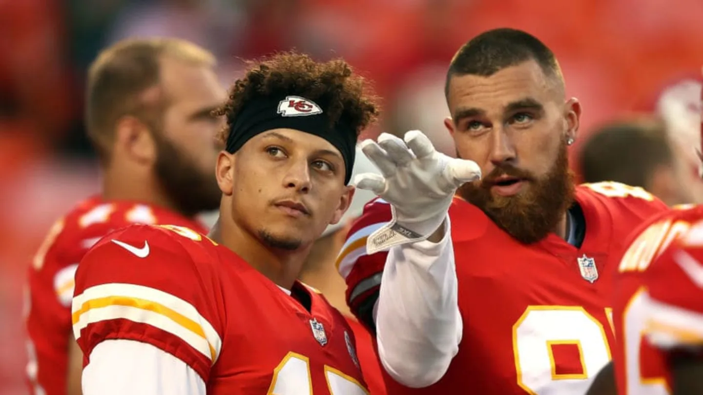 travis-kelce-and-patrick-mahomes-lose-their-cool-against-the-raiders